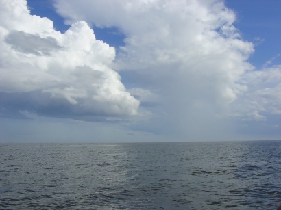 Foto zee en wolken